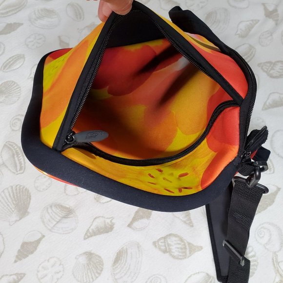 Designer Sleeves 17" Spring Flowers Laptop case - Picture 4 of 4